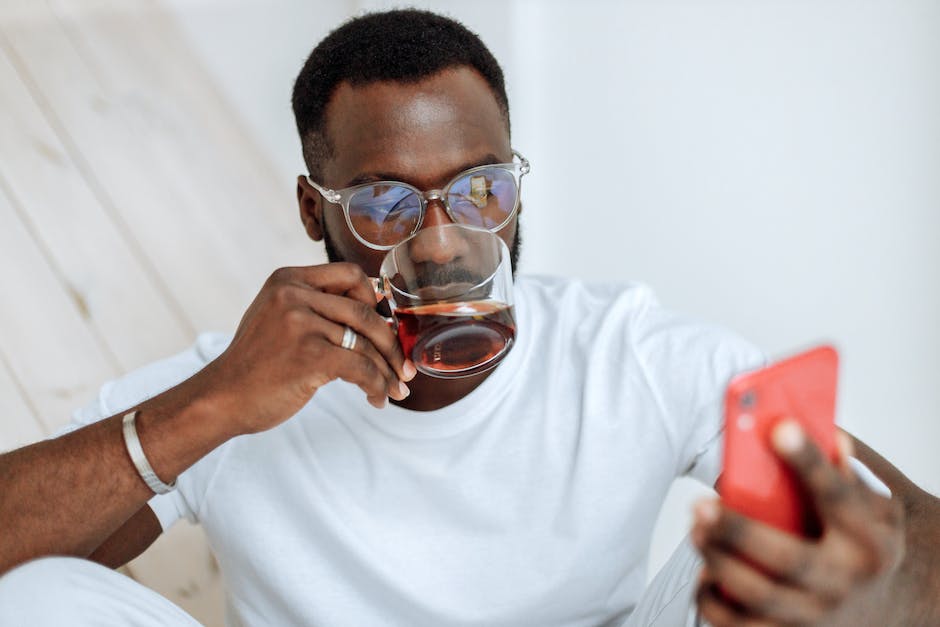 Benefits Of Drinking Bay Leaf Tea 8 فوائد شرب شاي ورق الغار