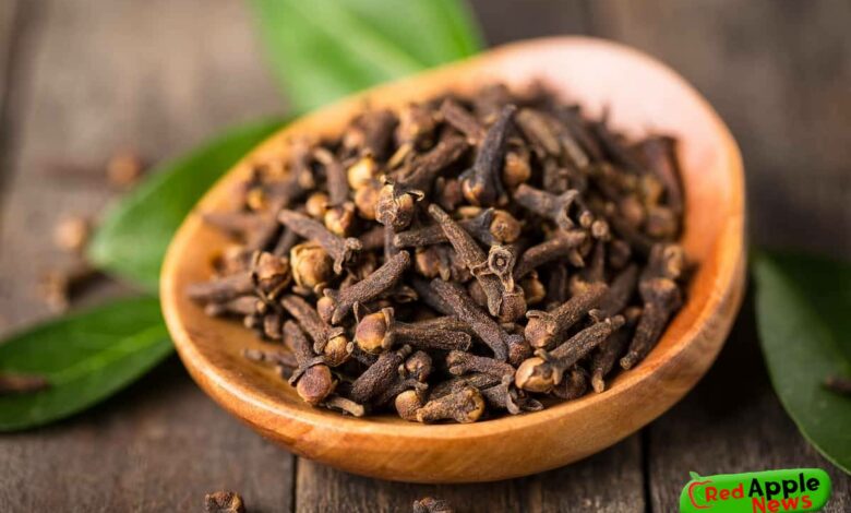 The most important benefits of chewing cloves on an empty stomach