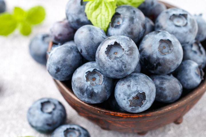 6 Benefits of Blueberries for Healthy Aging