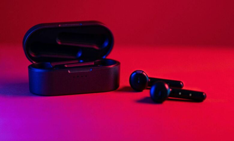 Top 8 Best Earbuds for Teaching Yoga Online 1 Best Earbuds for Teaching Yoga Online min